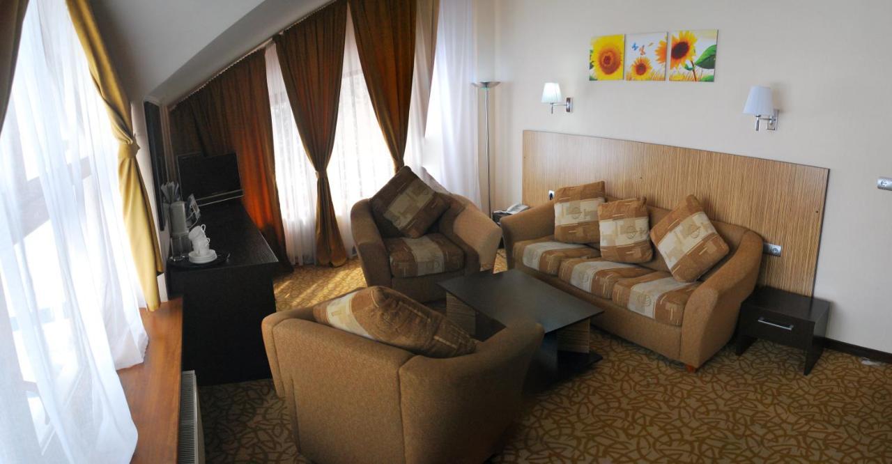 Kapriz Karakol Hotel Habitación foto