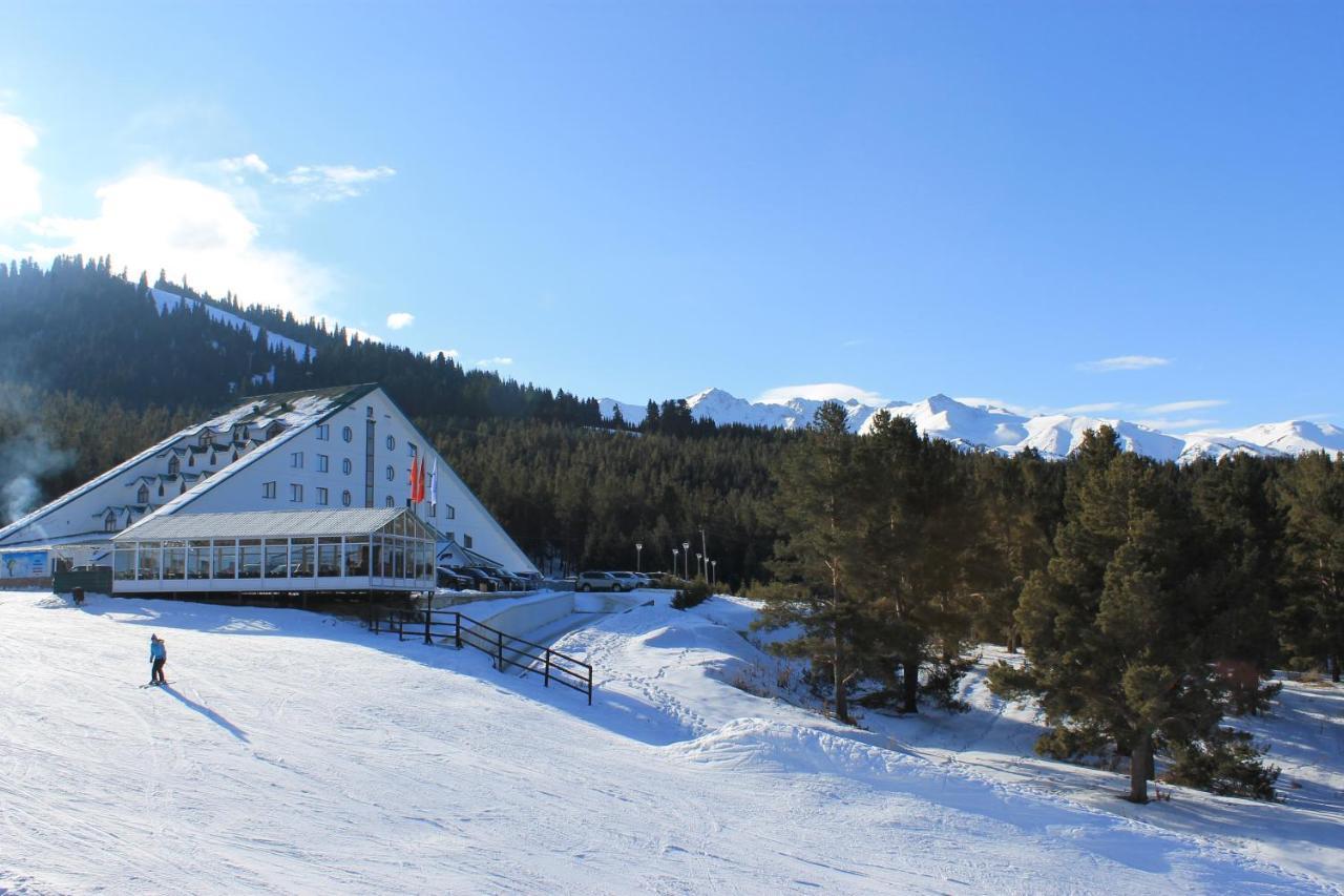 Kapriz Karakol Hotel Exterior foto